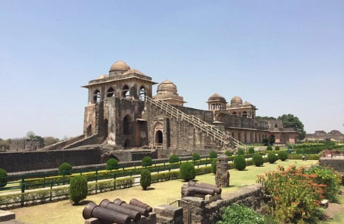 Mandu Taxi Package